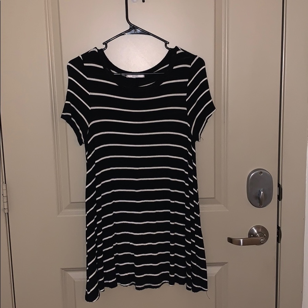 Jersey white and black striped tunic